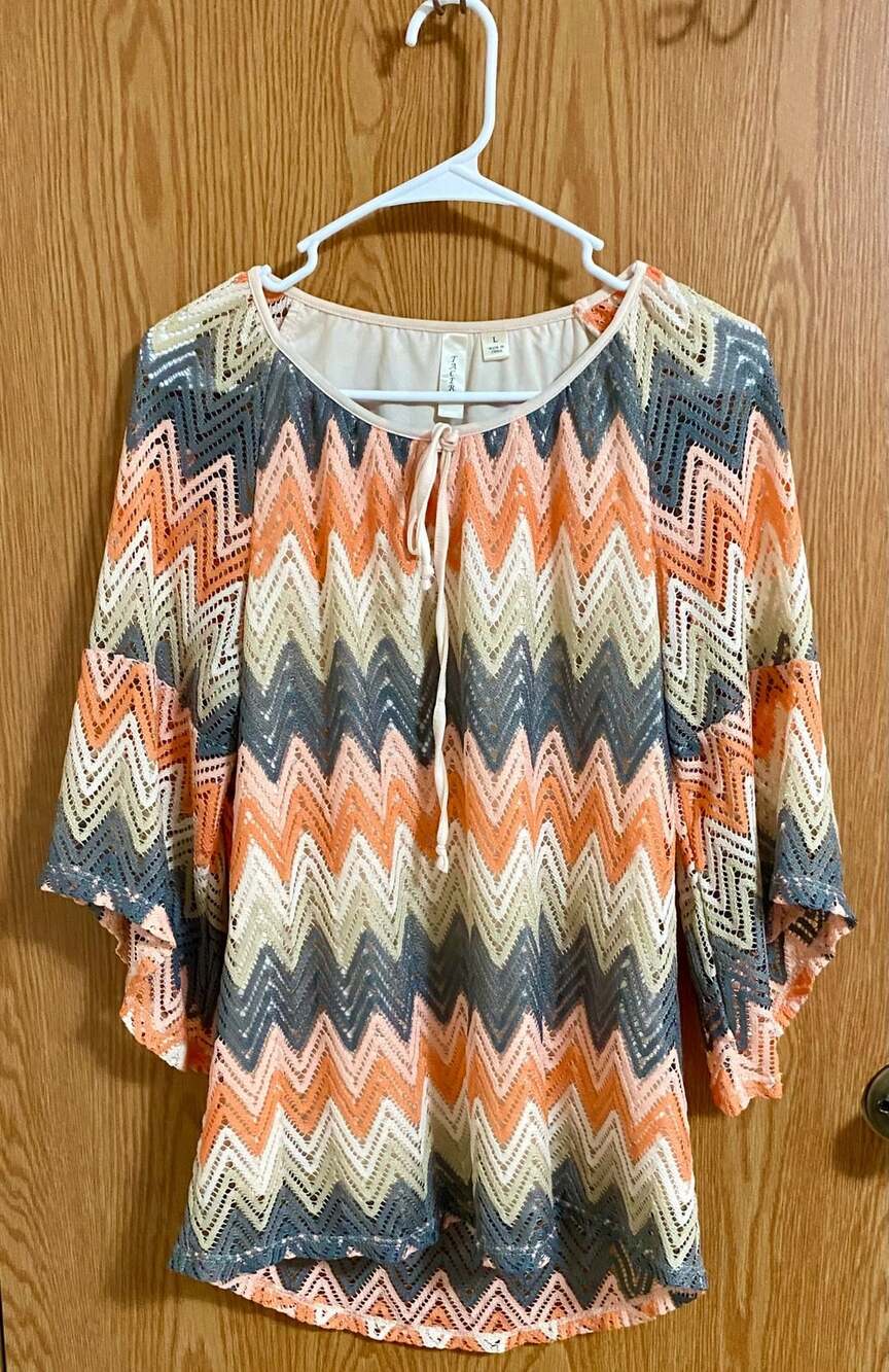 Tacera Top Size L Chevron Crochet Knit Blouse Peach Gray